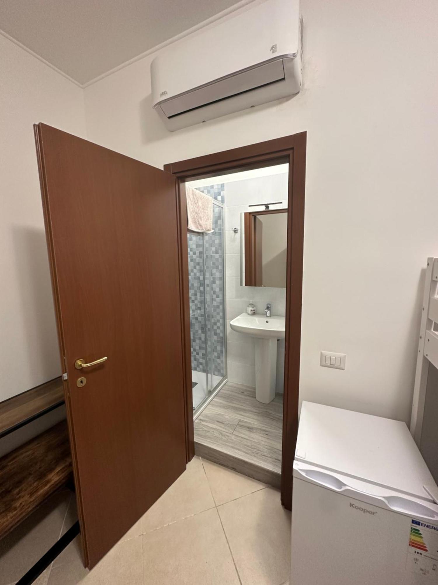 Gigli, Rooms Con Cucina In Comune E Terrazza Мілан Екстер'єр фото