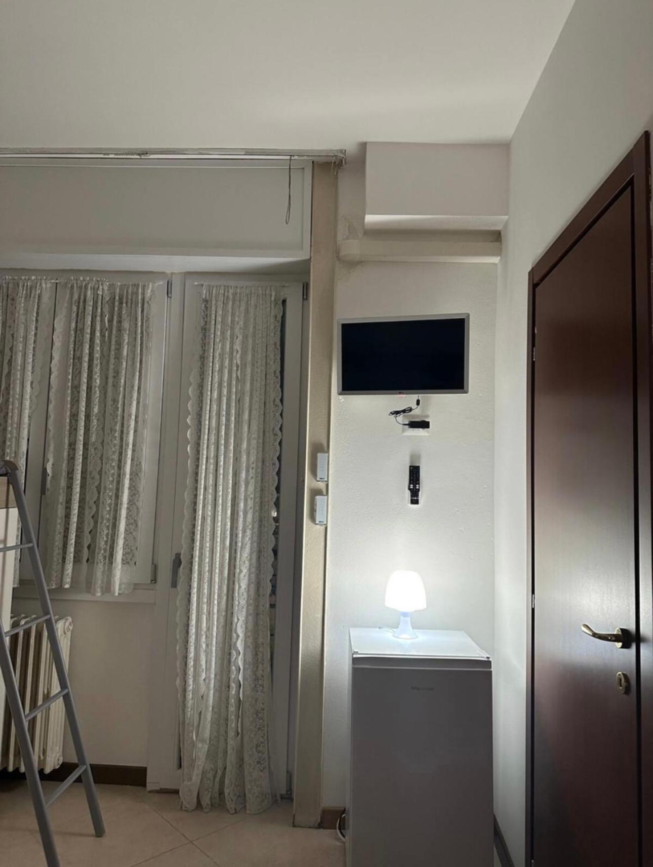 Gigli, Rooms Con Cucina In Comune E Terrazza Мілан Екстер'єр фото